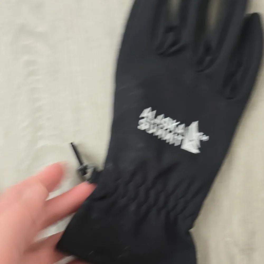 Alaska Summit Light & Thin Black Gloves